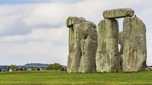 Stonehenge- click for photo gallery